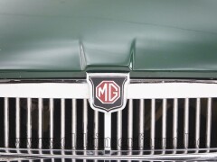 MG B \'77 