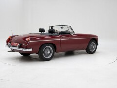 MG B \'74 