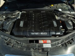 Audi A8 L W12 