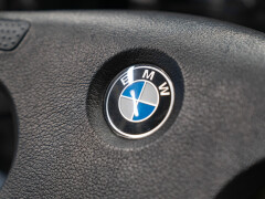 BMW 750 iL (E32) 