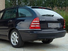 Mercedes Benz C 320 