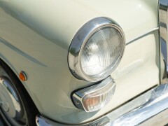 Mercedes Benz 200 CODINE 