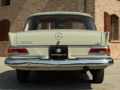 Mercedes Benz 200 CODINE 