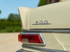 Mercedes Benz 200 CODINE 
