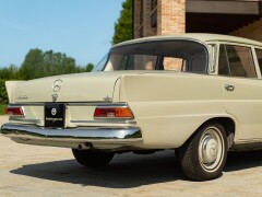 Mercedes Benz 200 CODINE 