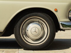 Mercedes Benz 200 CODINE 