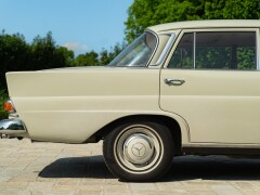 Mercedes Benz 200 CODINE 