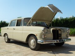 Mercedes Benz 200 CODINE 