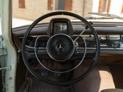 Mercedes Benz 200 CODINE 