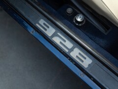 Porsche 928 